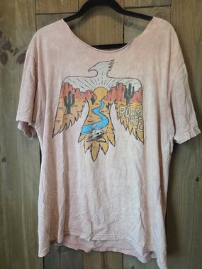 Roam Free Graphic Tee in Dusty Pink